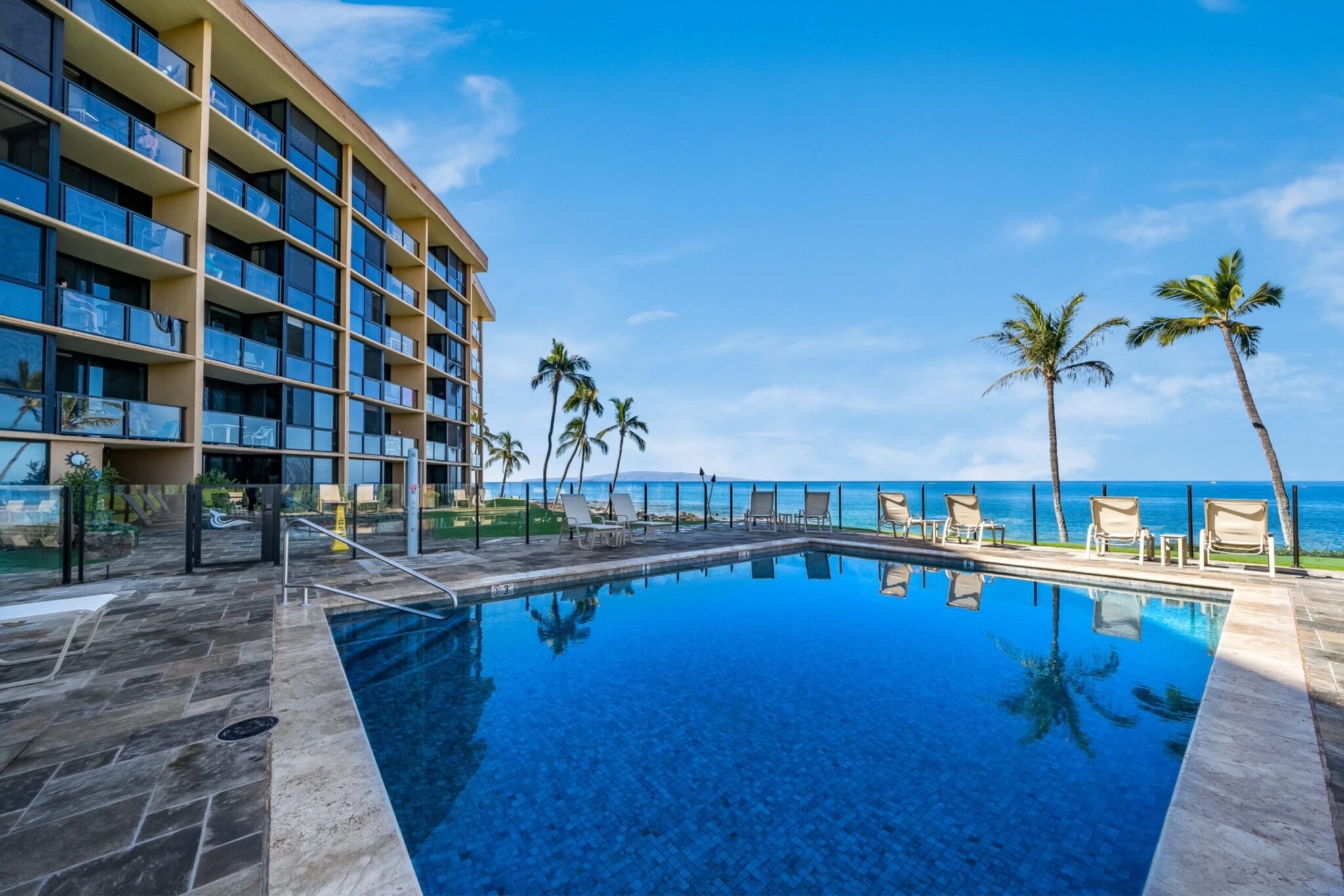 wailea ekahi Kihei Surfside 212 maui condo pool