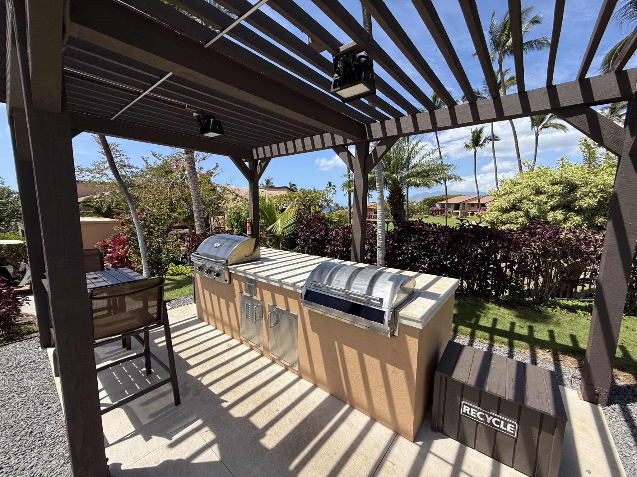 Grilling areas on Wailea Ekahi Village